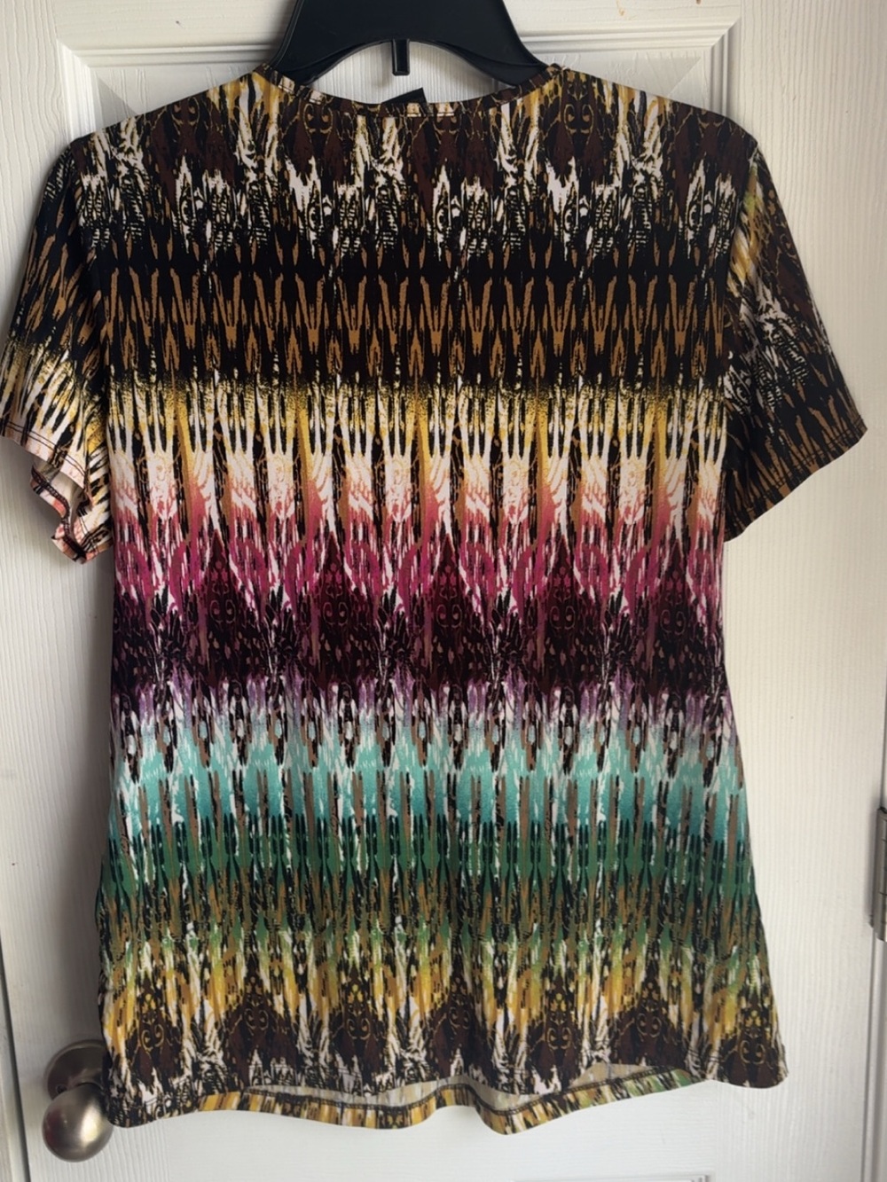 Women’s Colorfully Patterned Large Top - Picture 2 of 3